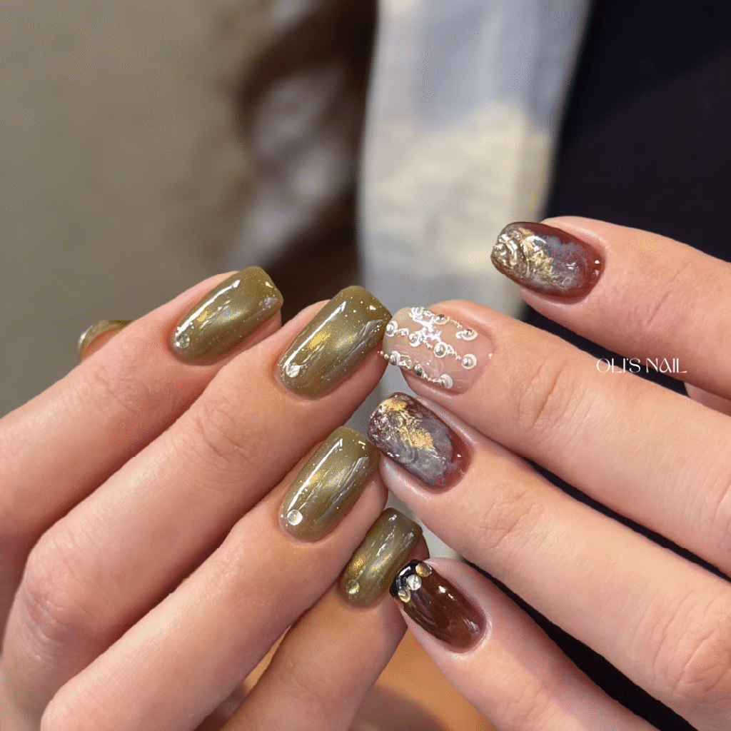 OLI'S NAIL 奧里美甲｜高雄美甲｜日系貓眼橄欖綠AB甲